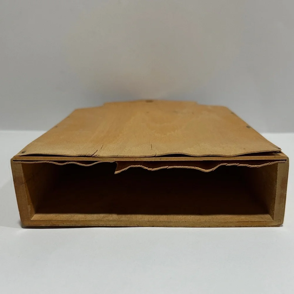 Vintage 1962 Wooden Knife Holder w/Retro Kitchen Motif – Mid-Century Wall Mount